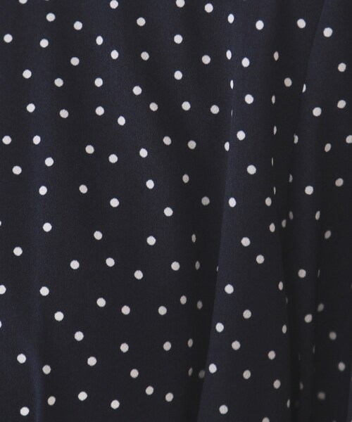 OPAQUE.CLIP（オペークドットクリップ）の「ドットプリントタックブラウス【洗濯機洗い可】（シャツ/ブラウス・レディース・ブラック系/ネイビー系/ホワイト系3・40/38）」の10枚目の写真