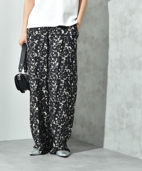 INTERPLANET（インタープラネット）の「麻調ツイルモノトーンプリントパンツ（その他パンツ・レディース・ベージュ/ブラック・FREE）」の2枚目の写真