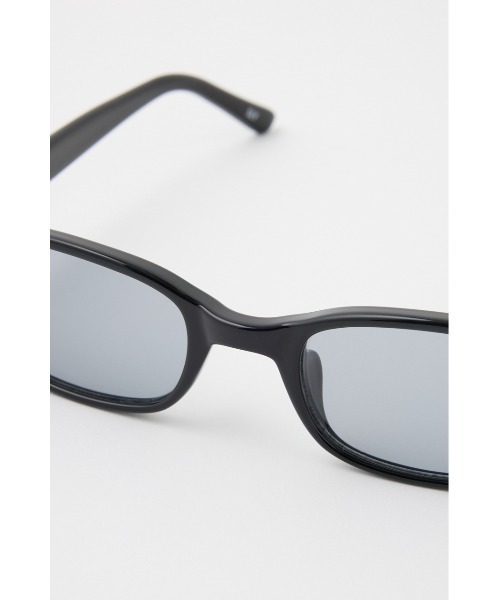 SLY（スライ）の「SQUARE SHAPE EYEWEAR スクエア シェープ アイウェア（サングラス・レディース・ブラック/カーキ・FREE）」の6枚目の写真