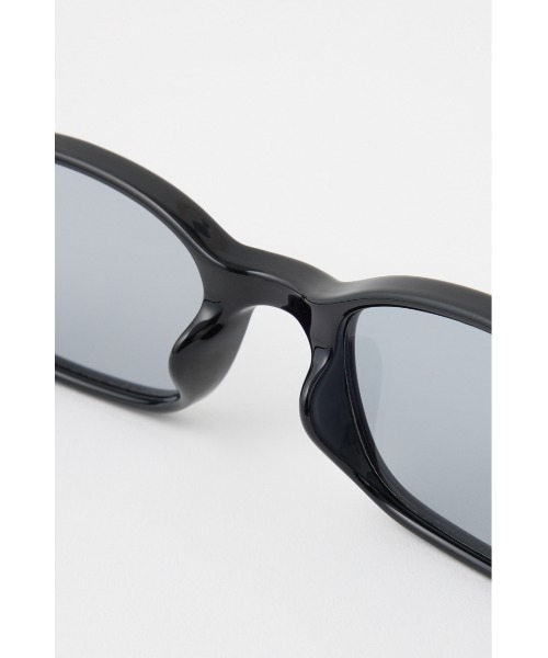 SLY（スライ）の「SQUARE SHAPE EYEWEAR スクエア シェープ アイウェア（サングラス・レディース・ブラック/カーキ・FREE）」の7枚目の写真