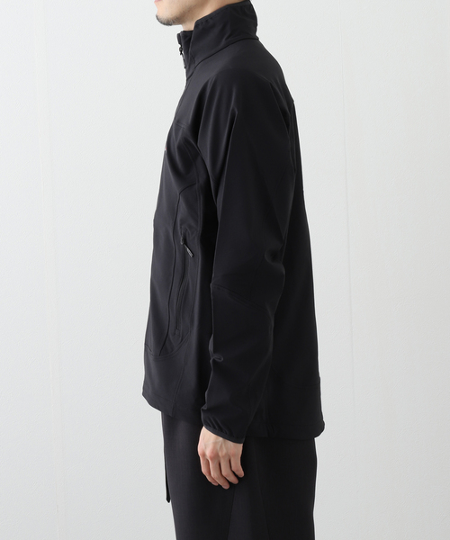 ROA(ロア)の「ROA / ロア SOFTSHELL RBMW0240FA187(ナイロンジャケット・メンズ・ブラック・SMALL/MEDIUM)」の6枚目の写真