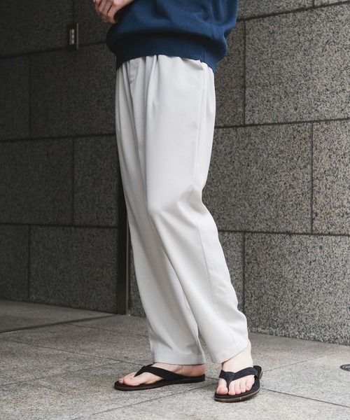 URBAN RESEARCH DOORS（アーバンリサーチドアーズ）の「『イージーケア/速乾』リネンライクイージートラウザー（その他パンツ・メンズ・グレー/オフホワイト/ブラック/ライトブラウン・SMALL/LARGE/MEDIUM）」の6枚目の写真