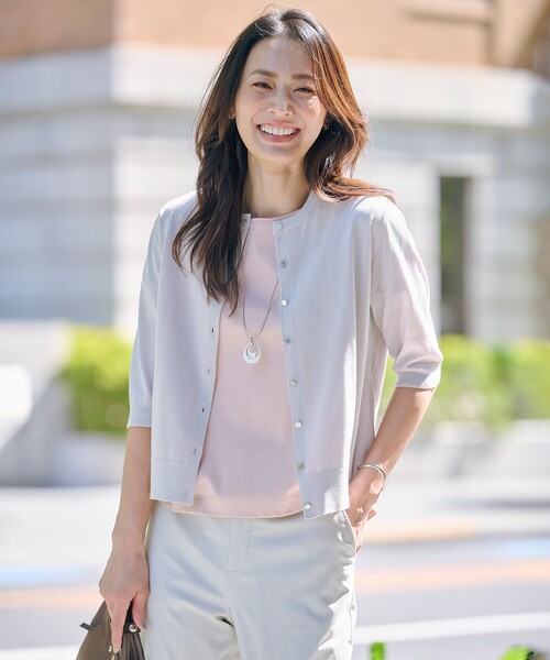 J.PRESS Ladies(J.プレス レディス)の「【洗える・抗菌防臭】COTTON ACETATE DRY クルーネック カーディガン(カーディガン/ボレロ・レディース・ライトグレー系/ネイビー系/ピンク系/イエロー系・SMALL)」の1枚目の写真