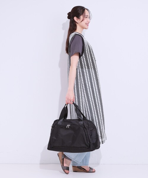 SHOO・LA・RUE（シューラルー）の「【撥水】キャリーオンボストンバッグ（ボストンバッグ・レディース・ブラック/ダークグレー・00）」の6枚目の写真