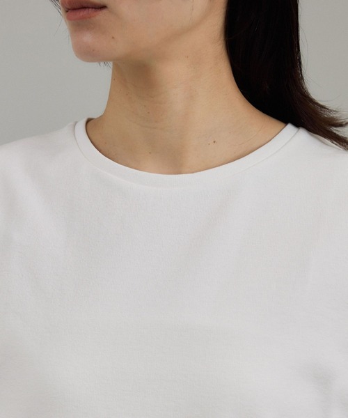 SALON adam et rope'(サロン アダム エ ロペ)の「【WEB限定】ショルダータックペプラムプルオーバー(Tシャツ/カットソー・レディース・ベージュ系その他/ブラック/オフホワイト・FREE)」の19枚目の写真