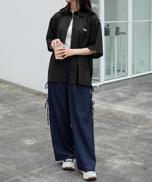 PENNEYS(ぺニーズ)の「PENNEYS/ペニーズ 別注 THE FOX ロゴ ワンポイントワッペン刺繍 レースシアールーズ半袖シャツ(シャツ/ブラウス・メンズ・ブルー系/グレイッシュベージュ/ブラック/ライトグリーン/レッド/チャコールグレー・S/M/L)」の19枚目の写真