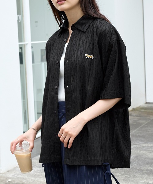 PENNEYS(ぺニーズ)の「PENNEYS/ペニーズ 別注 THE FOX ロゴ ワンポイントワッペン刺繍 レースシアールーズ半袖シャツ(シャツ/ブラウス・メンズ・ブルー系/グレイッシュベージュ/ブラック/ライトグリーン/レッド/チャコールグレー・S/M/L)」の20枚目の写真