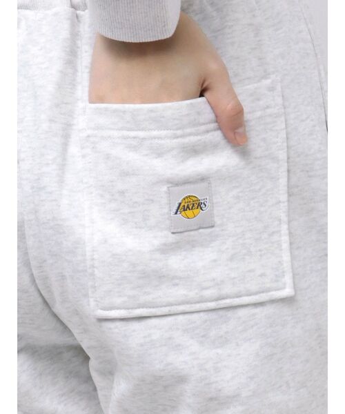 NBA（エヌビーエー）の「NBA スウェットパンツ（スウェットパンツ・レディース・チャコールグレー/オフホワイト/ライトグレー・FREE）」の13枚目の写真
