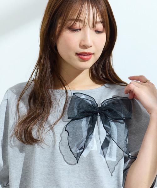 Rose Tiara（ローズティアラ）の「【コットン100％/手洗いOK/人気デザイン】リボンカットソー（Tシャツ/カットソー・レディース・オフホワイト/チャコールグレー/ブラック/ピンク・42/38/46）」の3枚目の写真