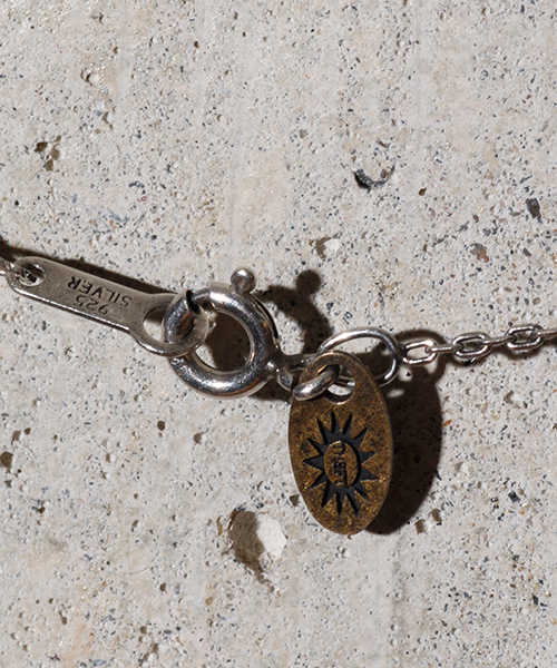 THEFT（セフト）の「THEFT セフト / TRIANGLE COIN NEC トライアングルコインネックレス / TPE-118（ネックレス・メンズ・シルバー・FREE）」の6枚目の写真