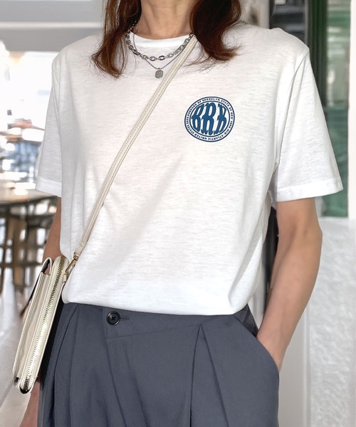 Candlestick(キャンドルスティック)の「限定 プチプラ ワンポイント レギュラー シルエット 半袖 T(Tシャツ/カットソー・レディース・アイボリー/ホワイト系1/オリーブ/ブラック系2/ベージュ系1/ダルブルー系1/スミクロ/ネイビー/ブラック系1/ブラック系3/ベージュ系2/ダルブルー系2・M/L/LL)」の3枚目の写真