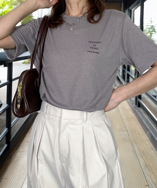 Candlestick(キャンドルスティック)の「限定 プチプラ ワンポイント レギュラー シルエット 半袖 T(Tシャツ/カットソー・レディース・アイボリー/ホワイト系1/オリーブ/ブラック系2/ベージュ系1/ダルブルー系1/スミクロ/ネイビー/ブラック系1/ブラック系3/ベージュ系2/ダルブルー系2・M/L/LL)」の20枚目の写真