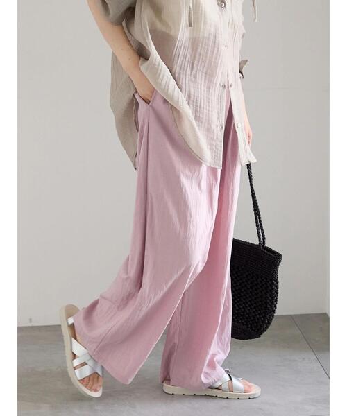 Samansa Mos2 blue（サマンサモスモスブルー）の「【接触冷感】タックワイドパンツ（その他パンツ・レディース・ライトベージュ/ブラック/ネイビー/ピンク・F）」の4枚目の写真