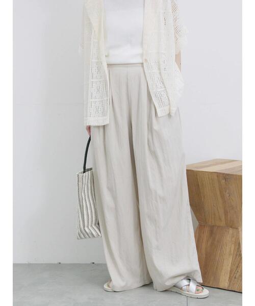 Samansa Mos2 blue（サマンサモスモスブルー）の「【接触冷感】タックワイドパンツ（その他パンツ・レディース・ライトベージュ/ブラック/ネイビー/ピンク・F）」の2枚目の写真