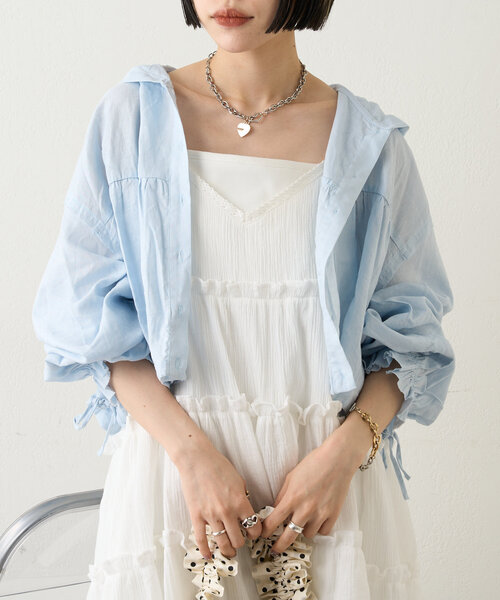 w closet(ダブルクローゼット)の「【3色展開】フーディーショートシャツ(シャツ/ブラウス・レディース・ブラック/オフホワイト/ブルー・FREE)」の1枚目の写真