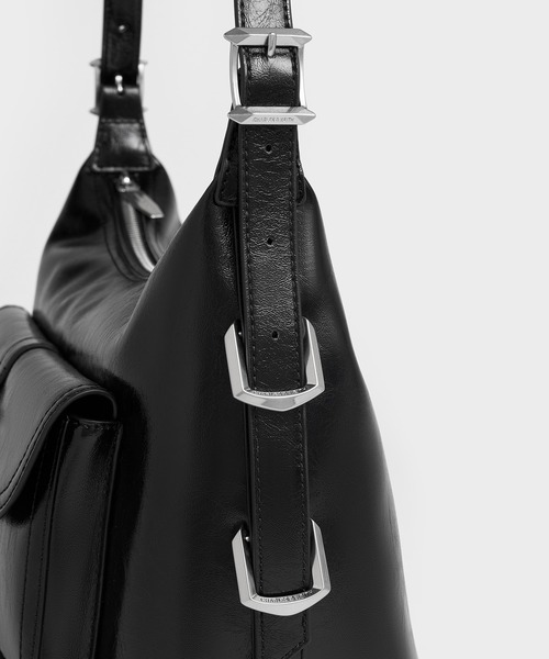 台湾 CHARLES&KEITH Bryna ベルトバックル ショルダーバッグ Bryna ブライナ ベルトバケットバッグ（ショルダーバッグ