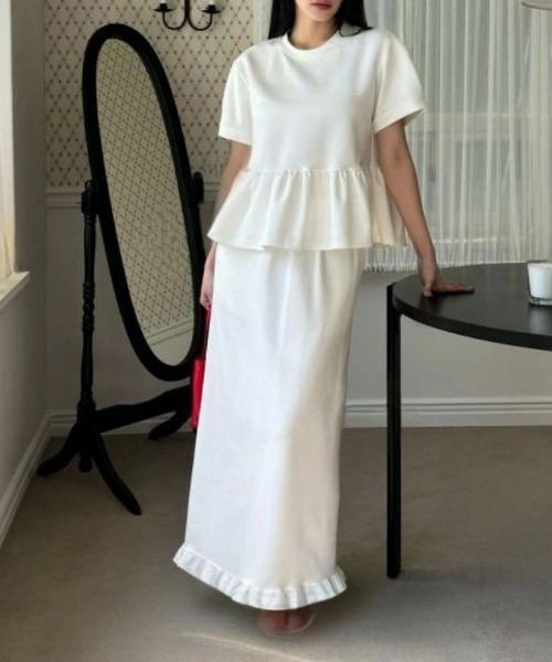 AMELY(エミリー)の「ペプラムトップス×スカートセットアップ(セットアップ・レディース・ブラック/グレー/ホワイト・フリー)」の2枚目の写真