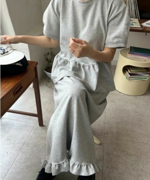 AMELY(エミリー)の「ペプラムトップス×スカートセットアップ(セットアップ・レディース・ブラック/グレー/ホワイト・フリー)」の15枚目の写真