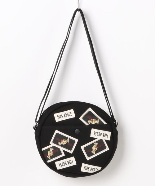PINK HOUSE（ピンクハウス）の「ネームワッペンいっぱい丸形ショルダーバッグ（ショルダーバッグ・レディース・ブラック/レッド/ピンク/トップグレー・フリー）」の2枚目の写真