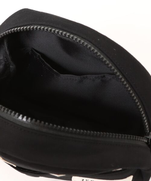 PINK HOUSE　ピンクハウスネームワッペンいっぱい丸形ショルダーバッグ　黒 PINK HOUSE / ピンクハウス ネームワッペンいっぱい丸形