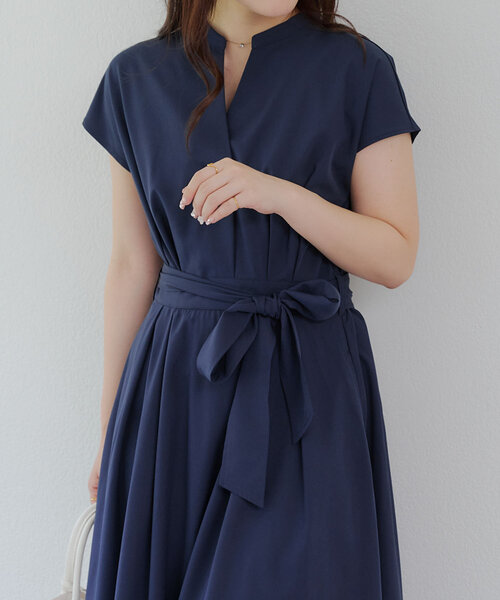continuer de NICE CLAUP(コンティニューデナイスクラップ)の「上品見え叶う、スキッパーフレンチタックワンピース(ワンピース・レディース・ネイビー/ストライプ/キャメル/カーキ・FREE)」の2枚目の写真