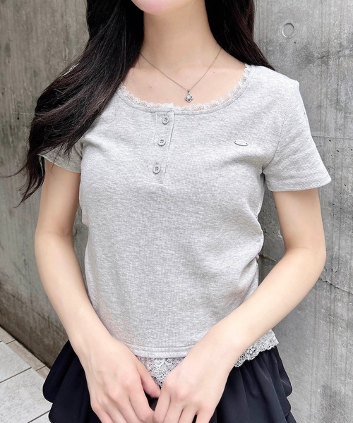 セール】ヘンリーレース付プレートロゴリブトップス（Tシャツ