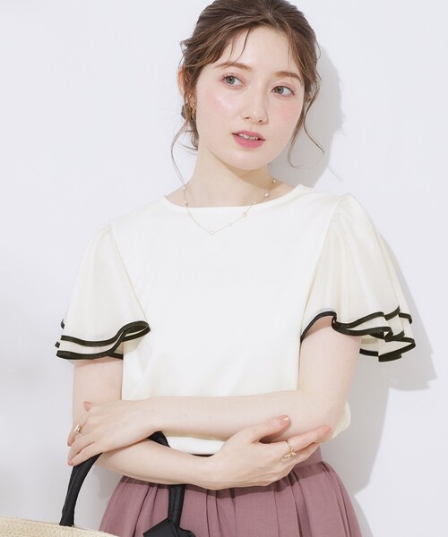 couture brooch（クチュールブローチ）の「【マシンウォッシャブル・UVケア・接触冷感・二の腕カバー】配色フレアドッキングカットソー（Tシャツ/カットソー・レディース・ライトグレー/ブラック/オフホワイト・36/38/40/42）」の11枚目の写真