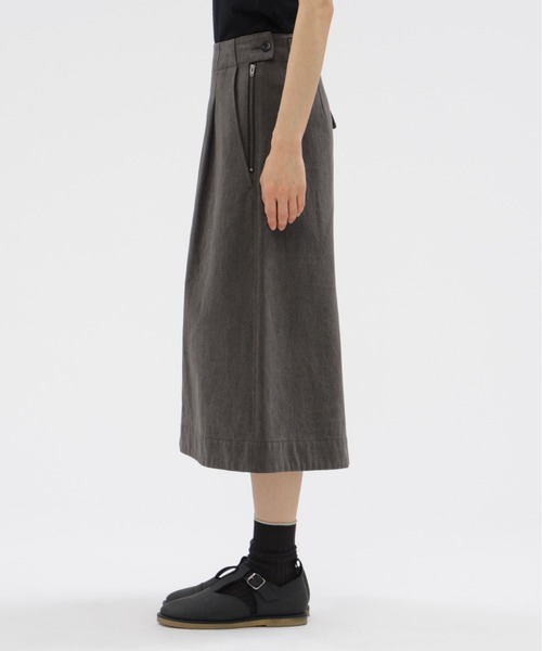 MHL.（エムエイチエル）の「FADED COTTON DRILL（スカート・レディース・チャコール・1/2/3）」の6枚目の写真