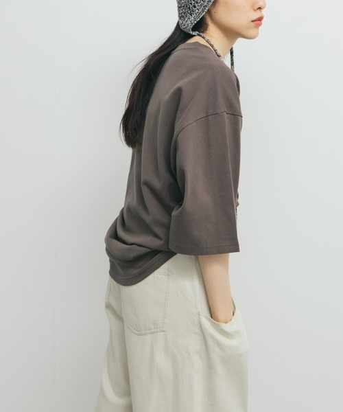 KBF（ケイビーエフ）の「ヴィンテージライクプリントTEE（Tシャツ/カットソー・レディース・オフホワイト/チャコールグレー・ONE）」の11枚目の写真