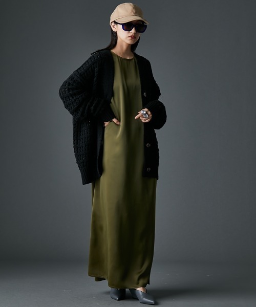 GEVS.(ジェイヴィス)の「サテンAラインマキシワンピース<大きいサイズ有>GEVS.(ワンピース・レディース・ブラック/カーキ・4L/5L/3L/LL/L/M)」の10枚目の写真
