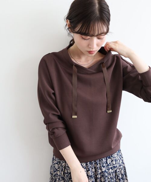 le.coeur blanc（ルクールブラン）の「《WEB限定アイテム》パーカーライクデザイントップス（パーカー・レディース・ネイビー/グレイッシュベージュ/アイボリー/ブラック/ブラウン・38）」の4枚目の写真