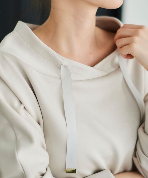 le.coeur blanc（ルクールブラン）の「《WEB限定アイテム》パーカーライクデザイントップス（パーカー・レディース・ネイビー/グレイッシュベージュ/アイボリー/ブラック/ブラウン・38）」の9枚目の写真