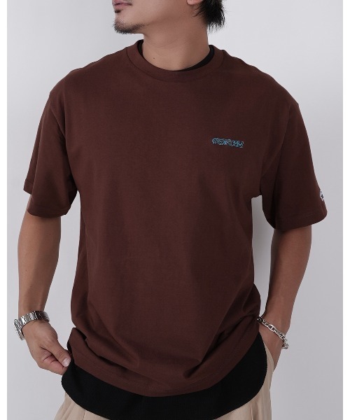 #Re:room(リルーム)の「スモールロゴエンブロイダリーTシャツ(Tシャツ/カットソー・メンズ・ブラック/ブラウン/ホワイト・M-L/S-M/L-XL)」の1枚目の写真