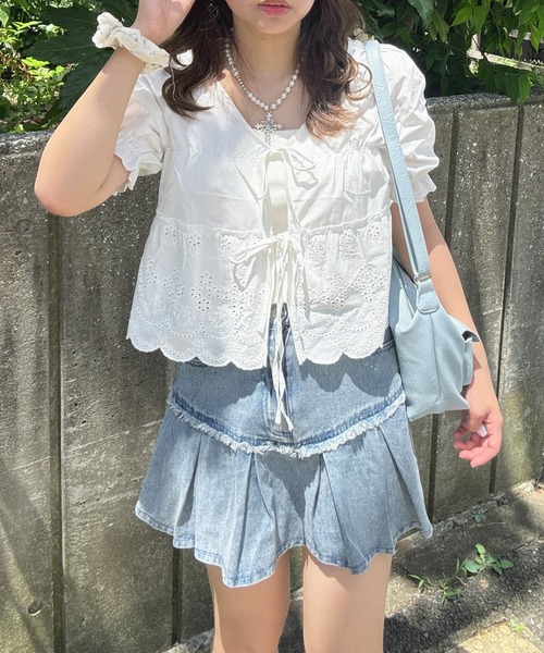 AS KNOW AS plus（アズノゥアズプラス）の「●リボン結び コットンレース半袖ブラウス（シャツ/ブラウス・レディース・ブラウン/ブラック/オフホワイト・FREE）」の2枚目の写真