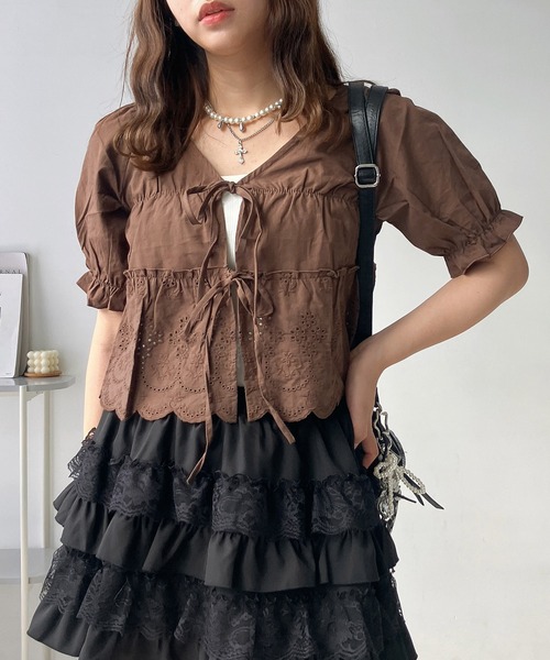 AS KNOW AS plus（アズノゥアズプラス）の「●リボン結び コットンレース半袖ブラウス（シャツ/ブラウス・レディース・ブラウン/ブラック/オフホワイト・FREE）」の12枚目の写真