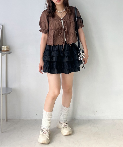 AS KNOW AS plus（アズノゥアズプラス）の「●リボン結び コットンレース半袖ブラウス（シャツ/ブラウス・レディース・ブラウン/ブラック/オフホワイト・FREE）」の5枚目の写真