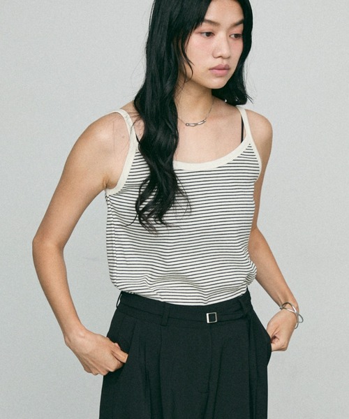 NUJOH(ヌゾ)の「Coco sleeveless shirt / ココ ノースリーブ シャーツ(キャミソール・レディース・ブラック/アイボリー・FREE)」の3枚目の写真