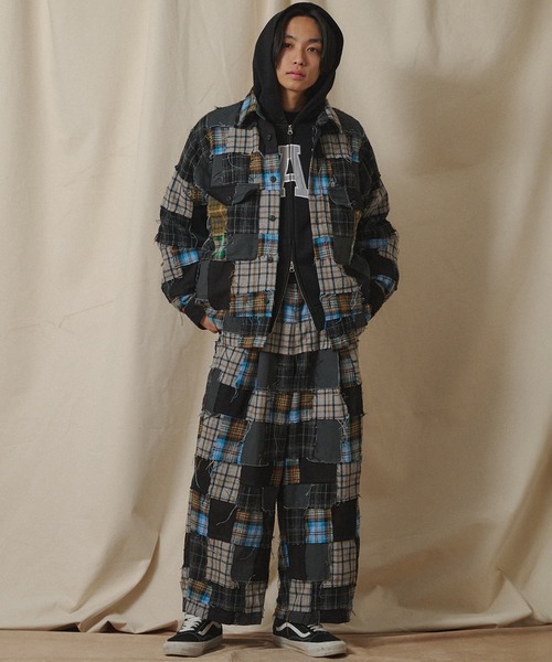 Universal Style Wear(ユニバーサルスタイルウェア)の「Universal Style Wear パッチワーク シャツ(シャツ/ブラウス・メンズ・スミクロ/グレー/オフホワイト/カーキ・LARGE/MEDIUM/X-LARGE)」の7枚目の写真