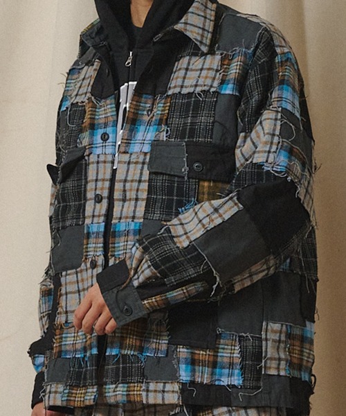 Universal Style Wear(ユニバーサルスタイルウェア)の「Universal Style Wear パッチワーク シャツ(シャツ/ブラウス・メンズ・スミクロ/グレー/オフホワイト/カーキ・LARGE/MEDIUM/X-LARGE)」の8枚目の写真