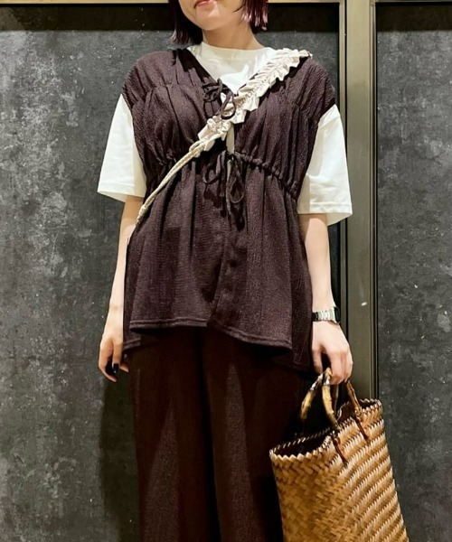 Right-on（ライトオン）の「HONEYSUCKLE ROSE(ハニーサックルローズ)【レディース】楊柳カットジレ/セットアップ対応（その他トップス・レディース・ブラック/ベージュ/ブラウン・L/M）」の21枚目の写真