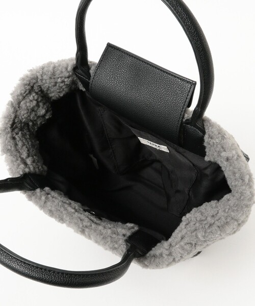 BEAMS HEART（ビームスハート）の「ムートンボア スクエア バッグ（トートバッグ・レディース・ブラウン/ブラック・ONE SIZE）」の6枚目の写真