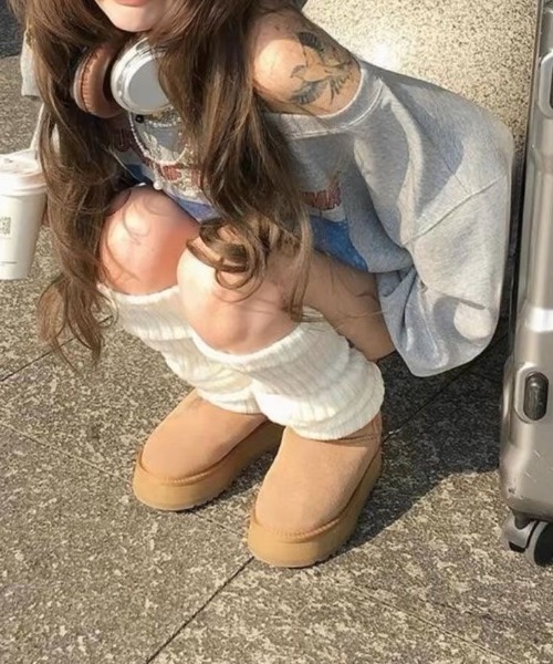 LADY LIKE(レディライク)の「ヴィンテージ風プリントワンショルダースウェット(スウェット・レディース・グレー/ダークグレー・M/S)」の6枚目の写真