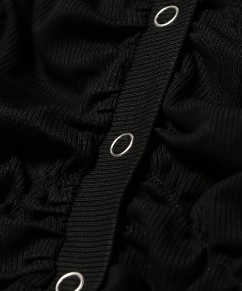 Ray BEAMS(レイビームス)の「リブ シャーリング カーディガン(カーディガン/ボレロ・レディース・ブラック/ライトグレー・ONE SIZE)」の11枚目の写真