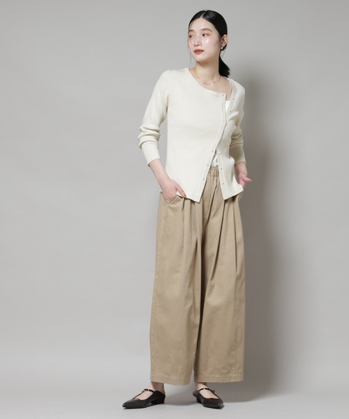 NANO universe（ナノユニバース）の「アシメネックデサインリブニットトップス（ニット/セーター・レディース・チャコール/ライトベージュ/ブルー・FREE）」の15枚目の写真