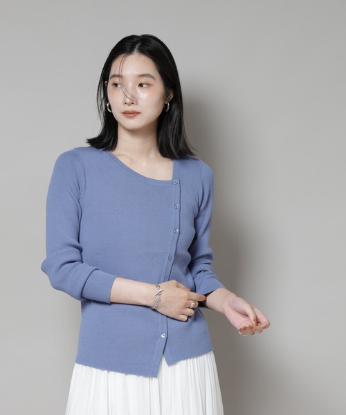 NANO universe（ナノユニバース）の「アシメネックデサインリブニットトップス（ニット/セーター・レディース・チャコール/ライトベージュ/ブルー・FREE）」の20枚目の写真