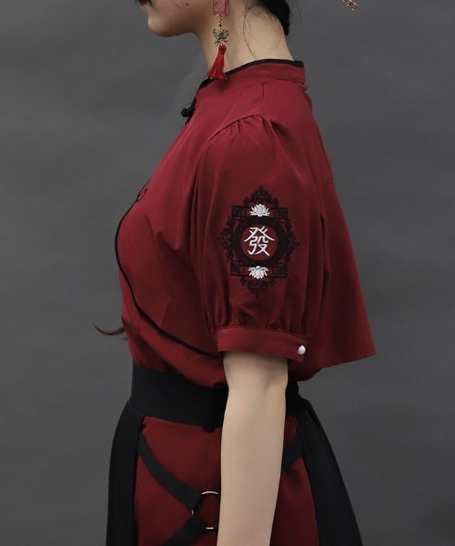 axes femme POETIQUE（アクシーズファムポエティック）の「麻雀牌刺繍ブラウス（シャツ/ブラウス・レディース・レッド/ホワイト/ブラック・MEDIUM）」の5枚目の写真