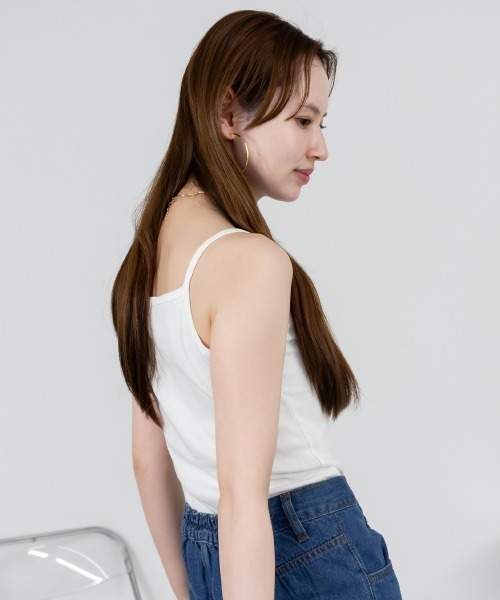aity(アイティ)の「キーネックキャミソール コットン インナー トップス シンプル 無地 黒 白 夏服(キャミソール・レディース・ブラック/オフホワイト・L/LL/3L/4L/M)」の8枚目の写真