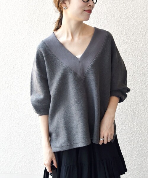 SHIPS any(シップス エニィ)の「SHIPS any:〈手洗い可能〉サカリバ 深Vネック ルーズ プルオーバー(Tシャツ/カットソー・レディース・チャコールグレー/オフホワイト/ナチュラル・ONE SIZE)」の16枚目の写真