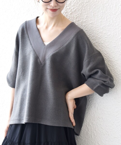 SHIPS any(シップス エニィ)の「SHIPS any:〈手洗い可能〉サカリバ 深Vネック ルーズ プルオーバー(Tシャツ/カットソー・レディース・チャコールグレー/オフホワイト/ナチュラル・ONE SIZE)」の19枚目の写真