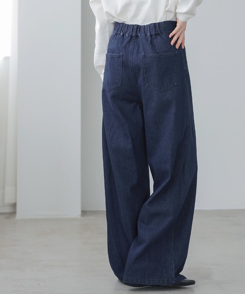 itto...（イット）の「デニムタックパンツ（デニムパンツ・レディース・ブルー/ワンウォッシュ・M/L）」の14枚目の写真
